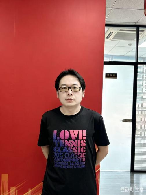 资深设计师：吴欢